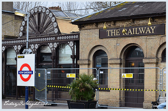 todayimight.com | London | Kew Gardens | Railway Station